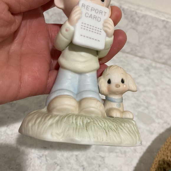 Precious Moments one of the original 21, God Understands figurine - Picture 5 of 10